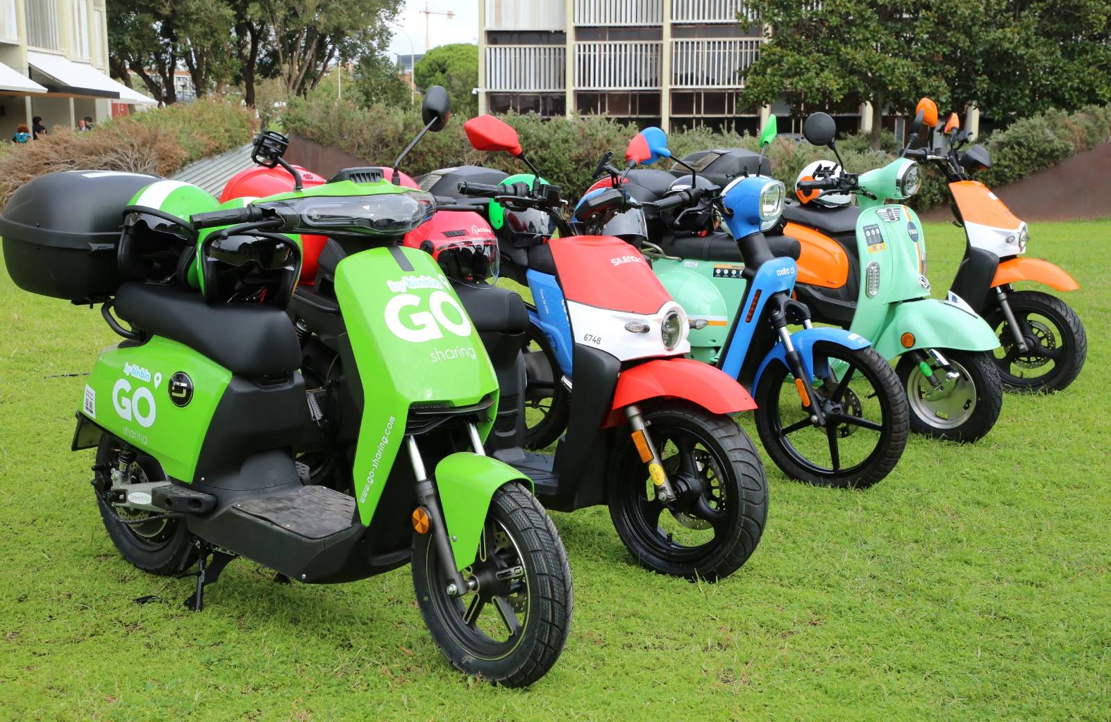 Las motos eléctricas de uso compartido llegan al Área Metropolitana de Barcelona