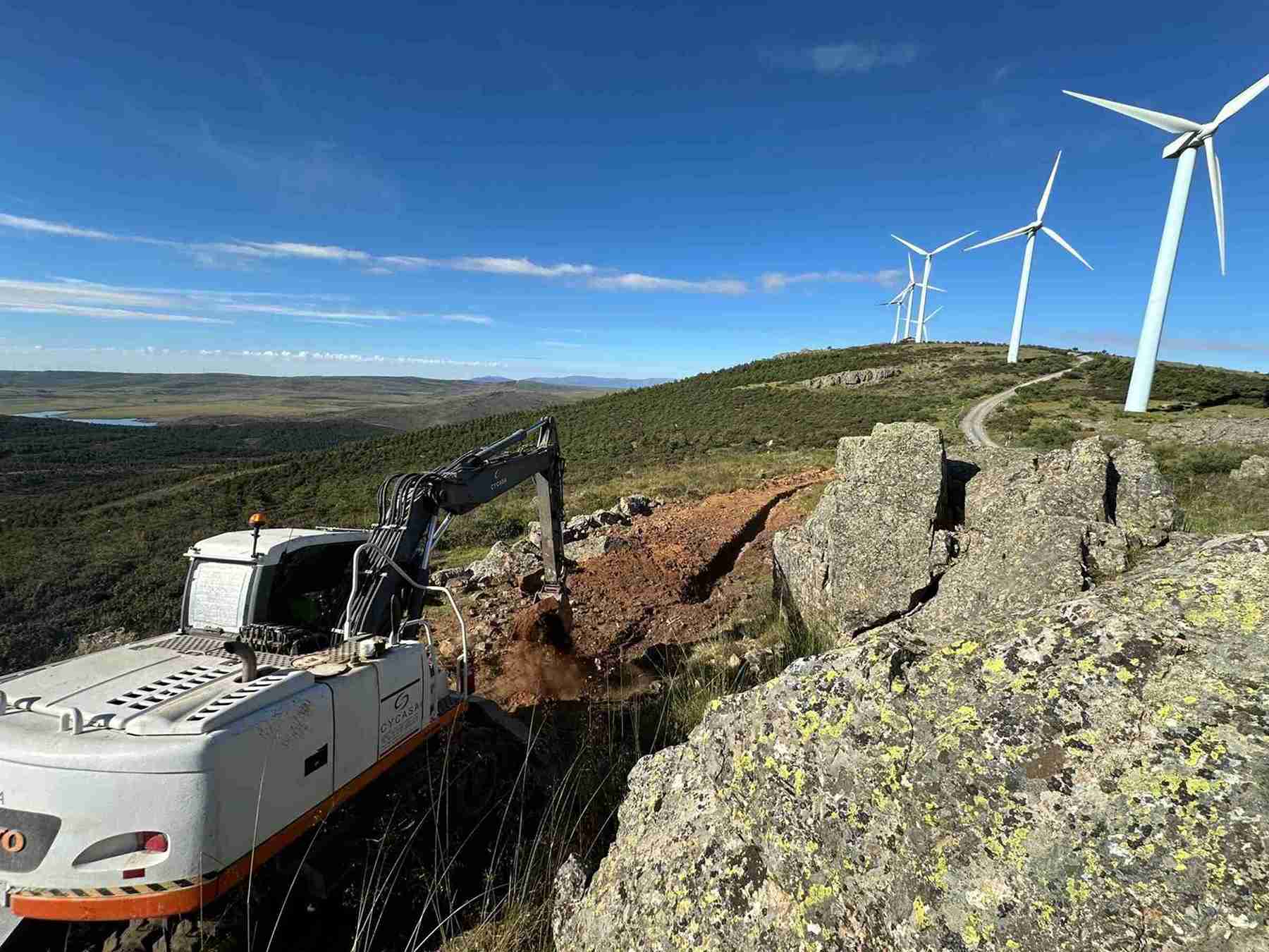 Endesa inicia la repotenciación eólica más grande de España en el parque eólico Aldeavieja (Ávila)