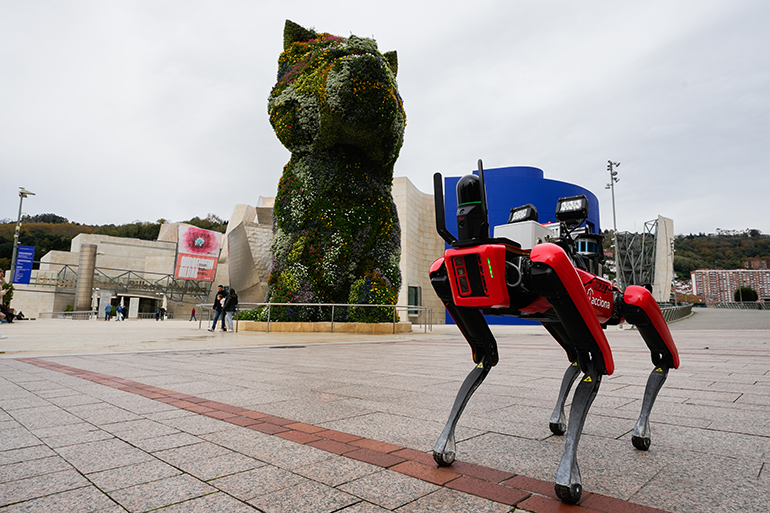 ACCIONA emplea perros robóticos y drones para inspeccionar las redes de saneamiento de Bilbao