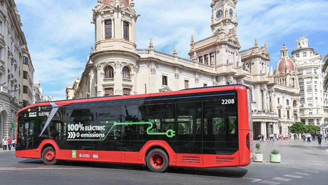 El Banco Europeo de Inversiones y la EMT de Valencia firman un préstamo de 69 M€ que financiará la ampliación de la flota de autobuses cero emisiones