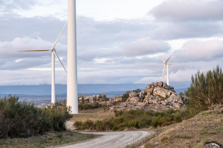 En peligro el futuro desarrollo de la eólica y la hidráulica en Galicia